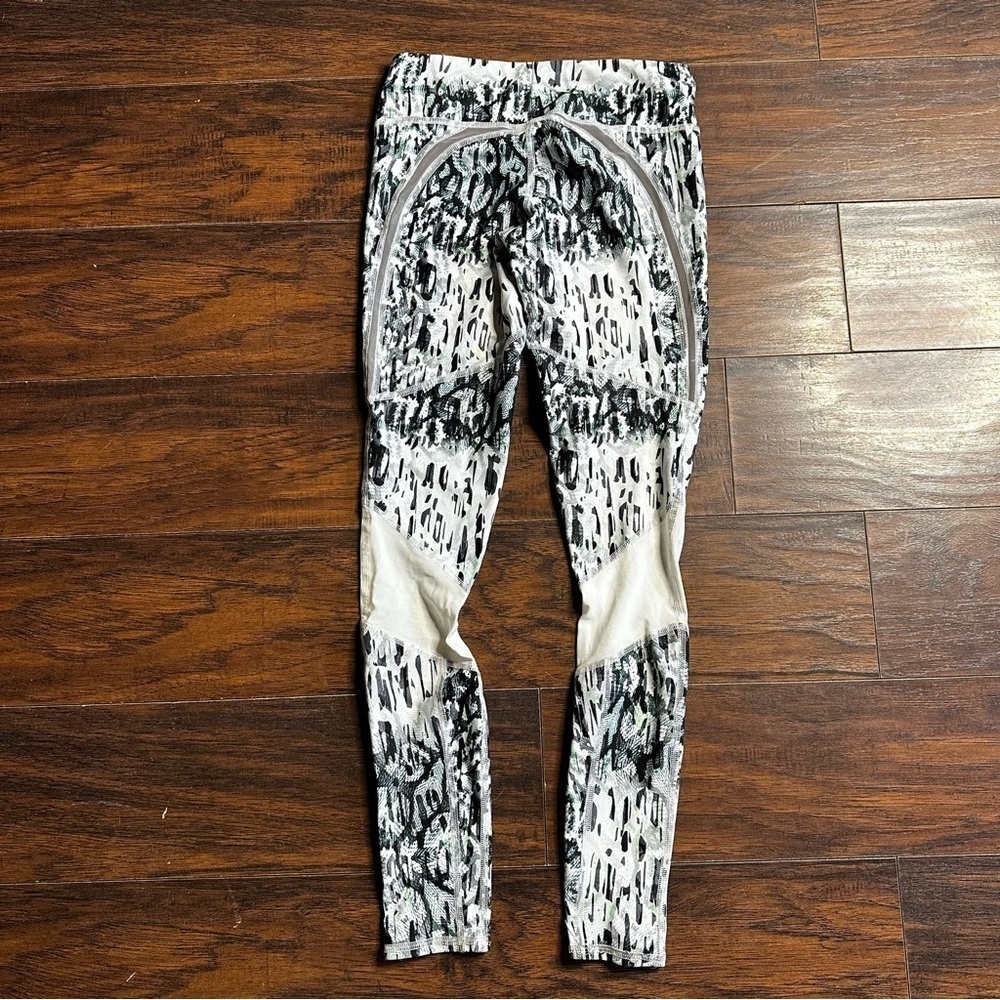 NUX Active Printed Mesh Leggings